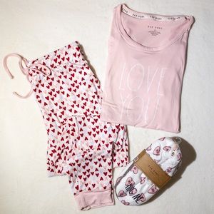 RAE DUNN Love You Valentines Day Pajama Set With Slippers!